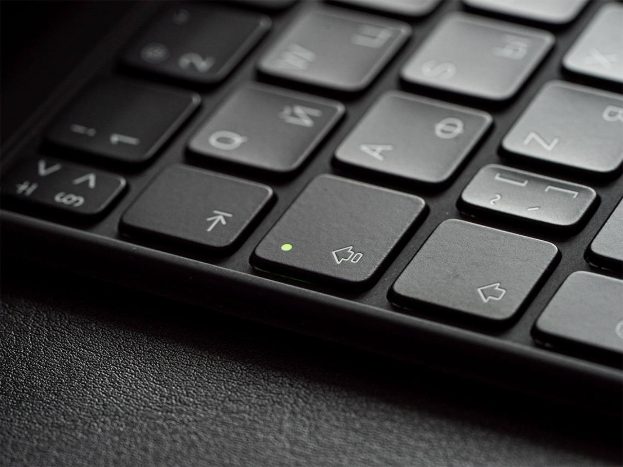 Как сменить клавиатуру на ноутбуке. Ножничная клавиатура это кратко. Что такое полноноразмерная клавиатура. Камера в клавиатуре обзор.